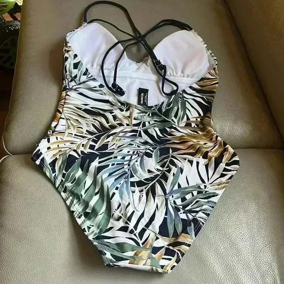Hurley one piece swim suit UPF 50+ size Medium new without tags - Picture 5 of 8